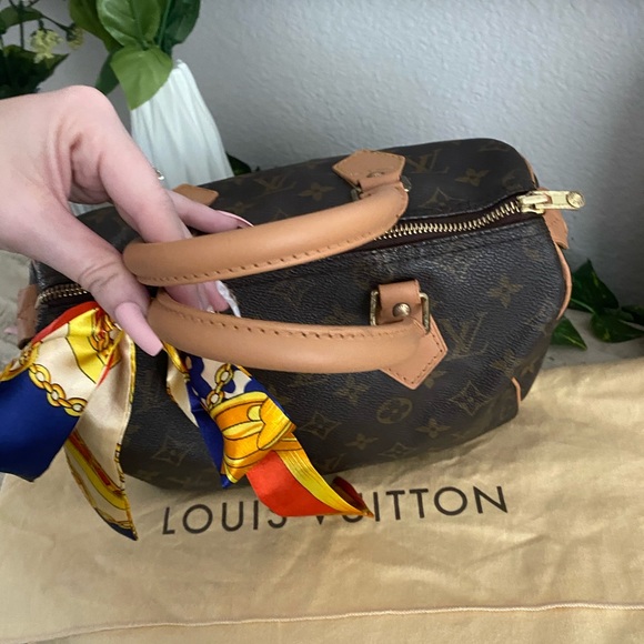 SOLD Authentic LV Speedy 25 - Picture 2 of 7